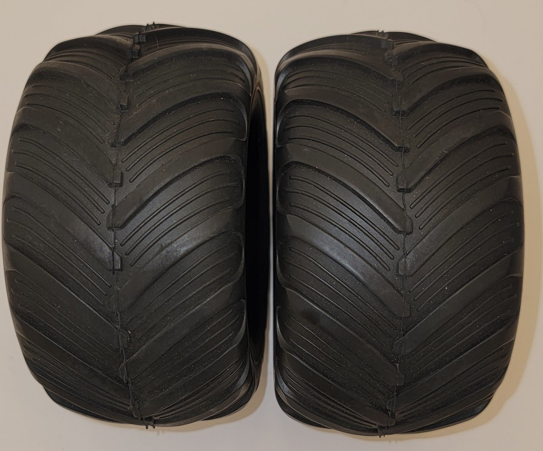 Traxxas Front Tires & Wheels 5.3x2.7-2.0 – Stampede 2WD (Like New)